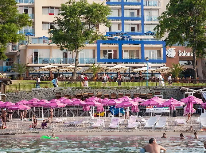 Хотел селена 4*